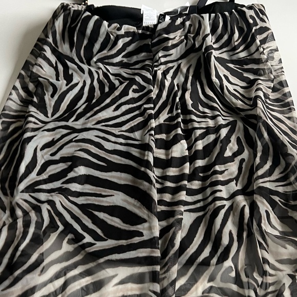 Lauren RALPH LAUREN Plus Size Zebra Print Flyaway One Piece size 18W zebra - Picture 8 of 13